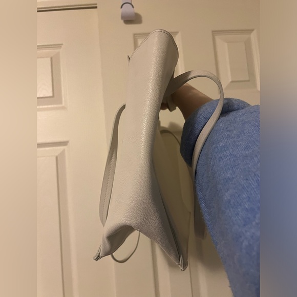 ZARA- white vegan leather open tote with strap - Picture 9 of 9